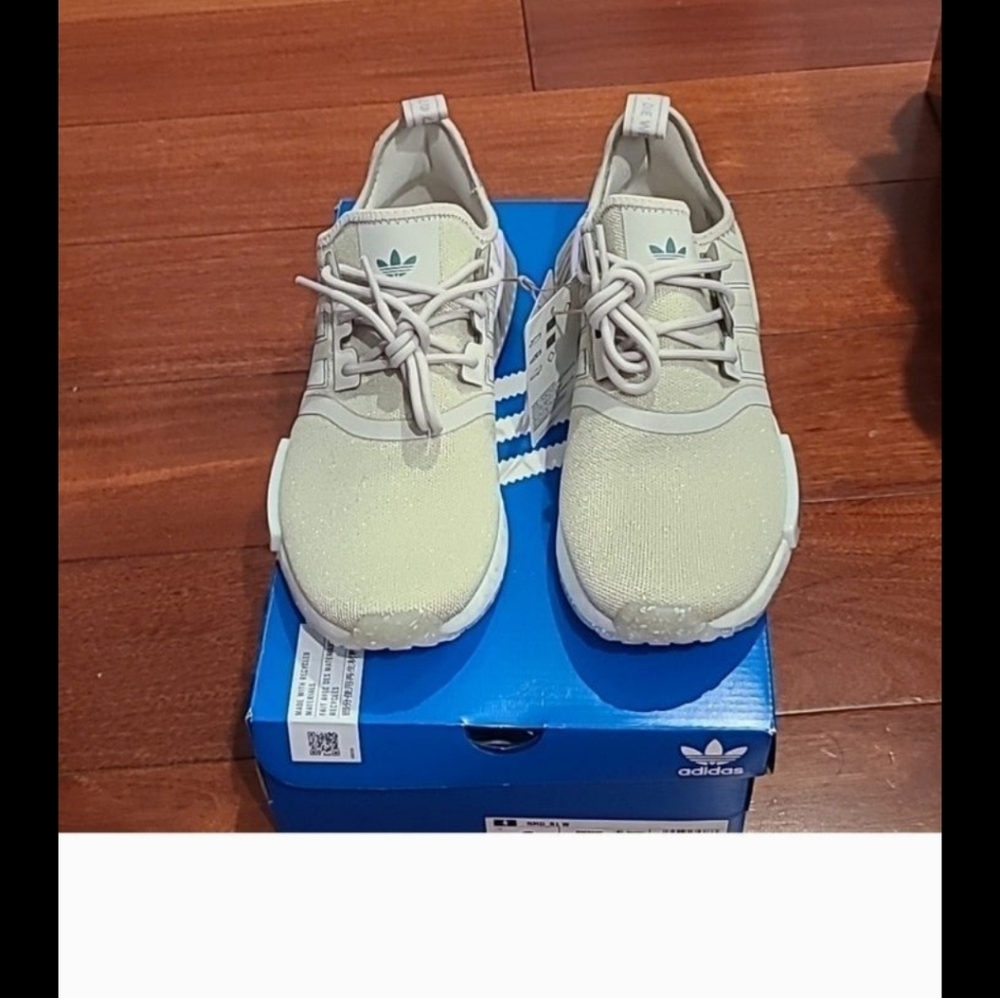 Women's Adidas NMD_R1
